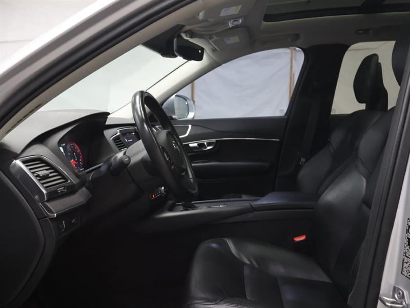 2020 VOLVO XC90 MOMENTUM