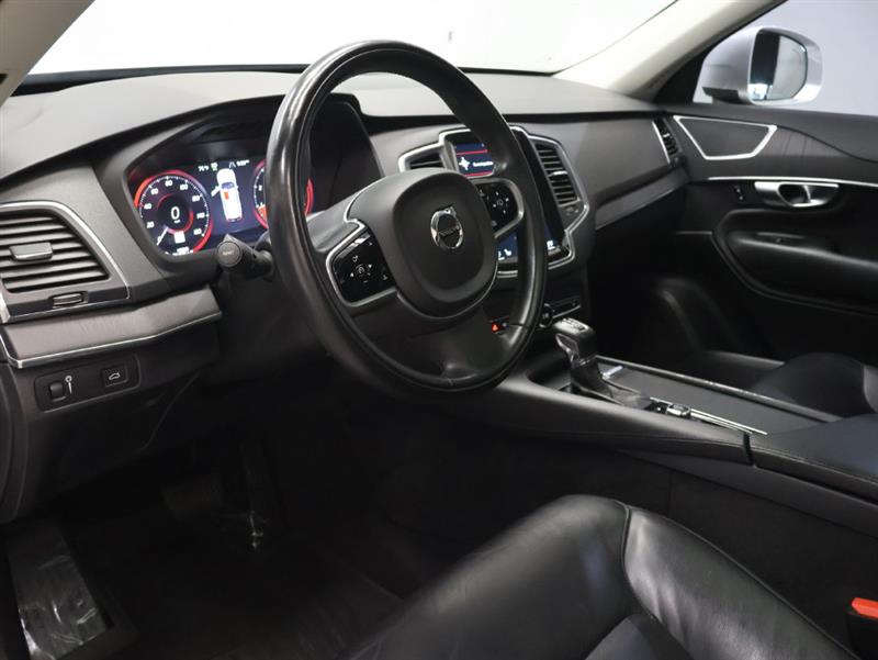 2020 VOLVO XC90 MOMENTUM