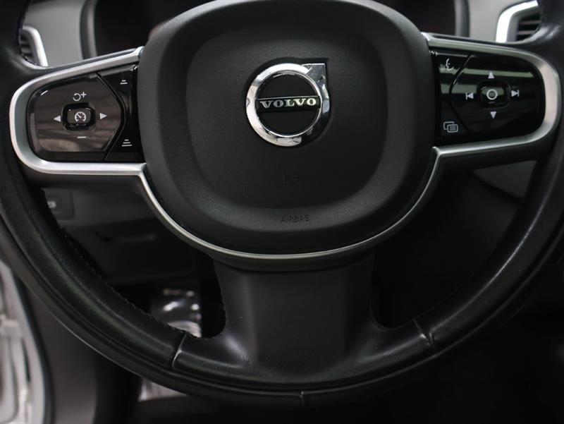2020 VOLVO XC90 MOMENTUM