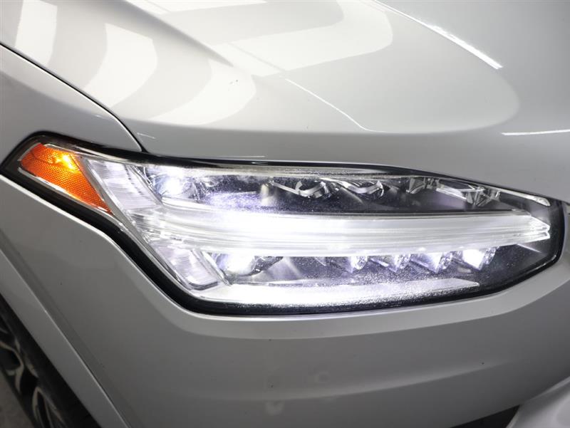 2020 VOLVO XC90 MOMENTUM