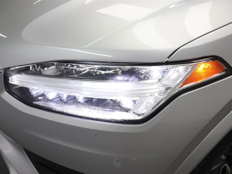 2020 VOLVO XC90 MOMENTUM