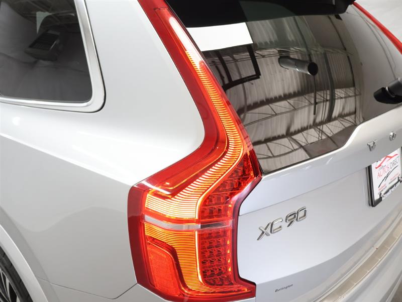 2020 VOLVO XC90 MOMENTUM