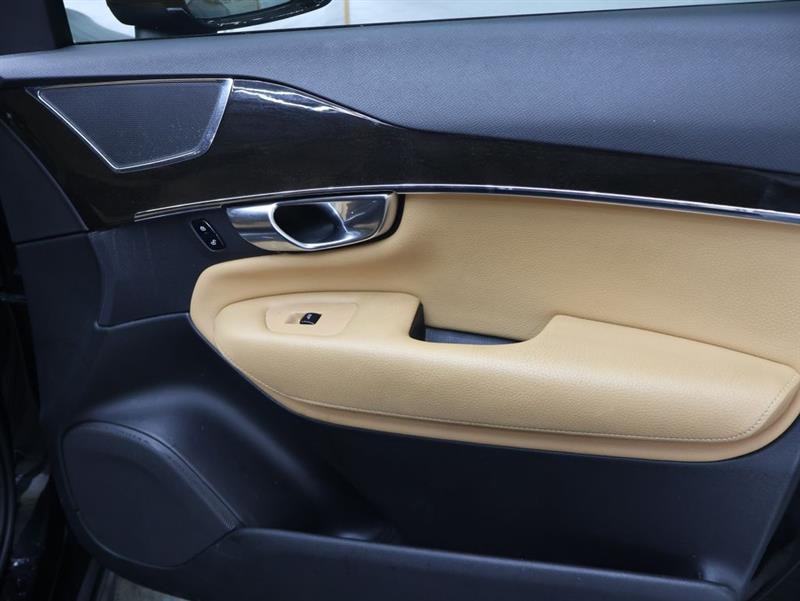 2018 VOLVO XC90 MOMENTUM