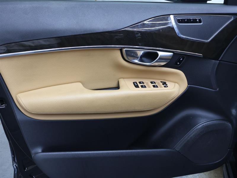 2018 VOLVO XC90 MOMENTUM