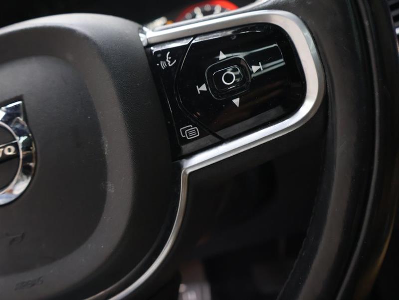 2018 VOLVO XC90 MOMENTUM