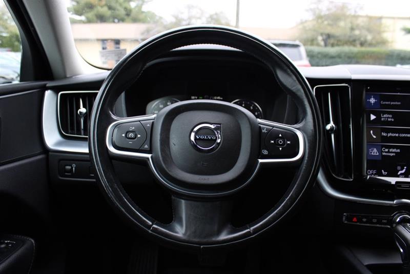 2018 VOLVO XC60 MOMENTUM