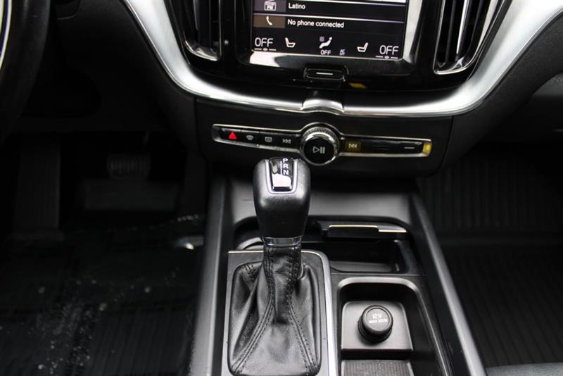 2018 VOLVO XC60 MOMENTUM