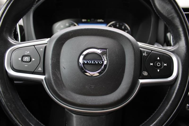 2018 VOLVO XC60 MOMENTUM