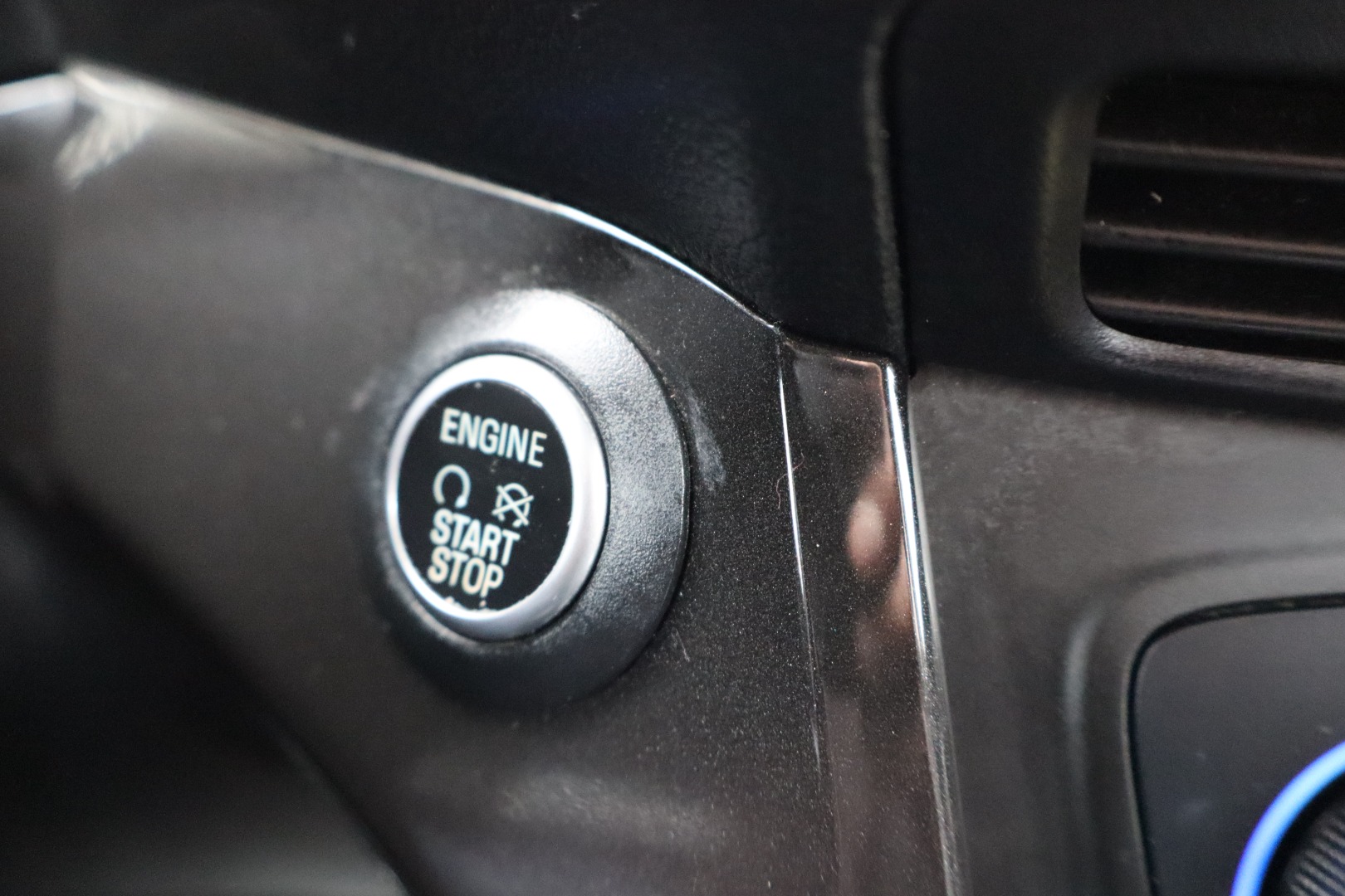 2019 Ford Escape Titanium - Photo 24