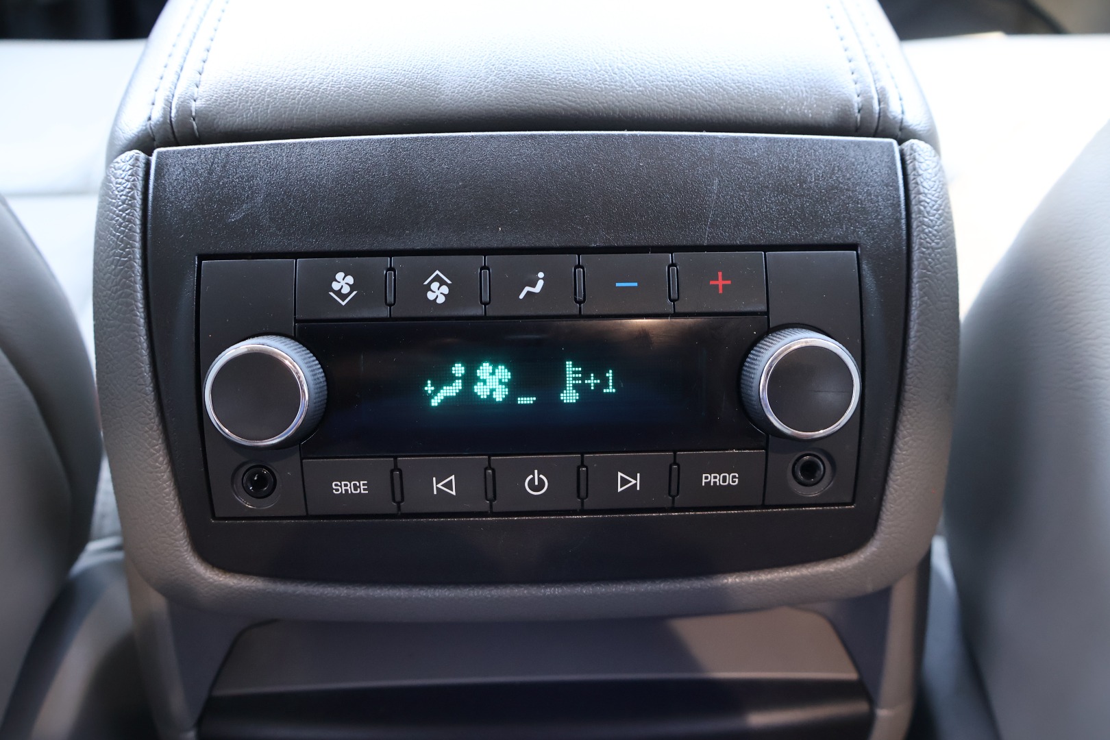 2016 Chevrolet Traverse LTZ - Photo 24