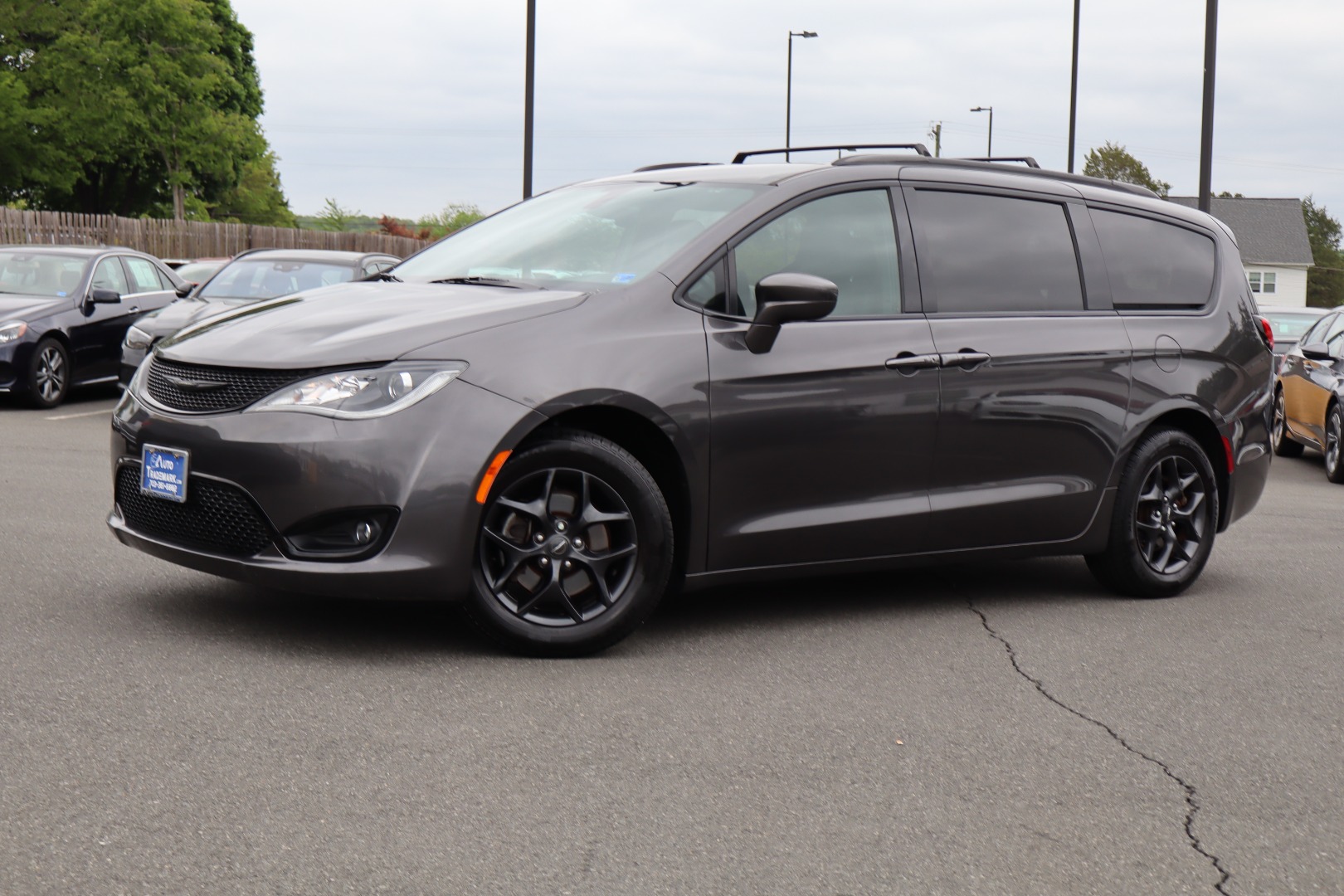 2019 Chrysler Pacifica Touring L's photo