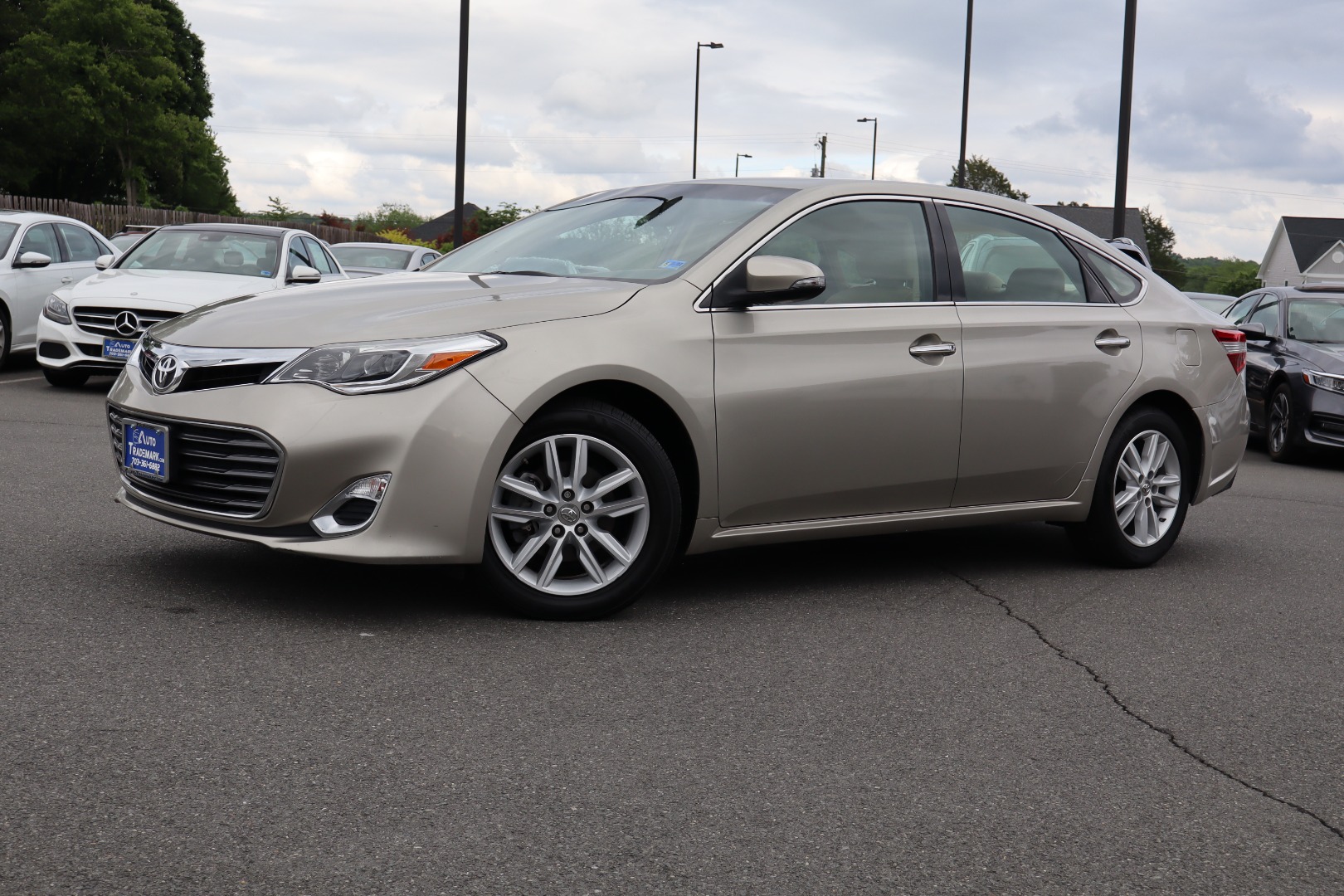 2014 Toyota Avalon XLE's photo
