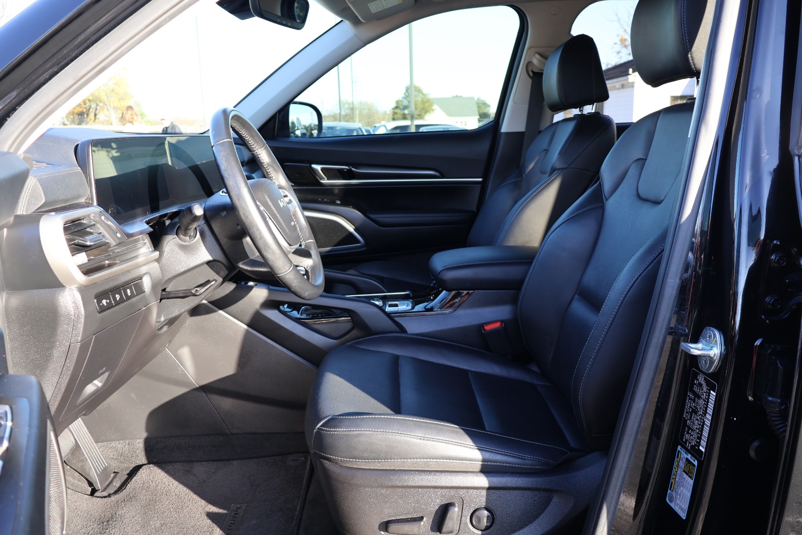 2023 Kia Telluride S - Photo 10