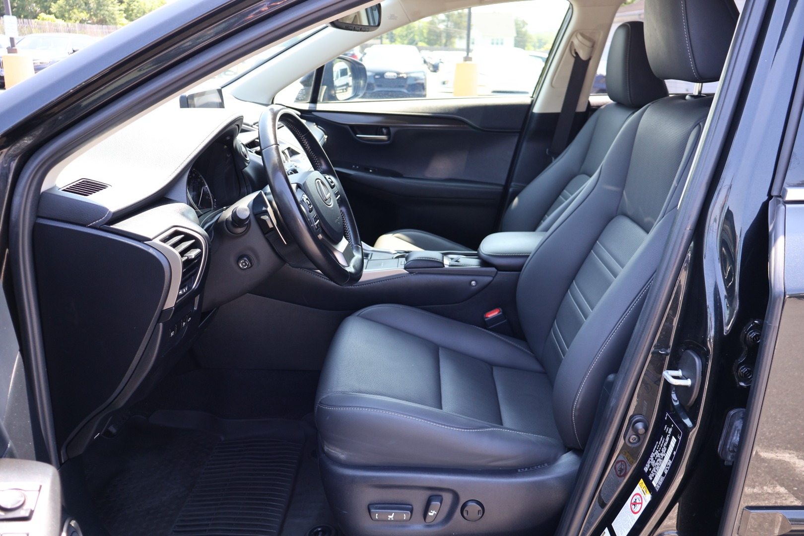 2020 Lexus NX Hybrid 300h - Photo 13