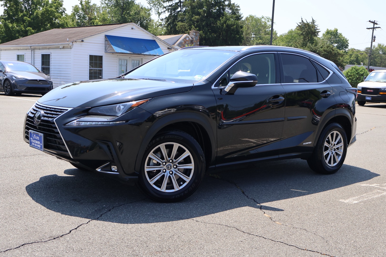 2020 Lexus NX Hybrid 300h - Photo 2