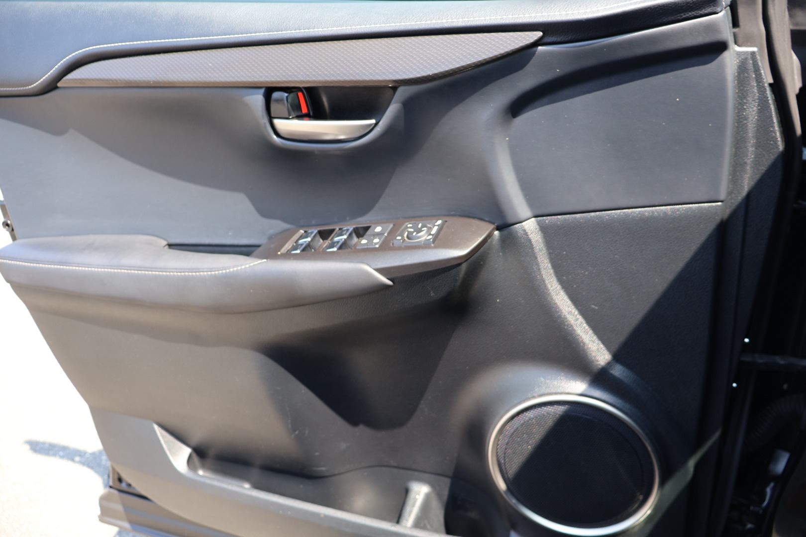 2020 Lexus NX Hybrid 300h - Photo 20