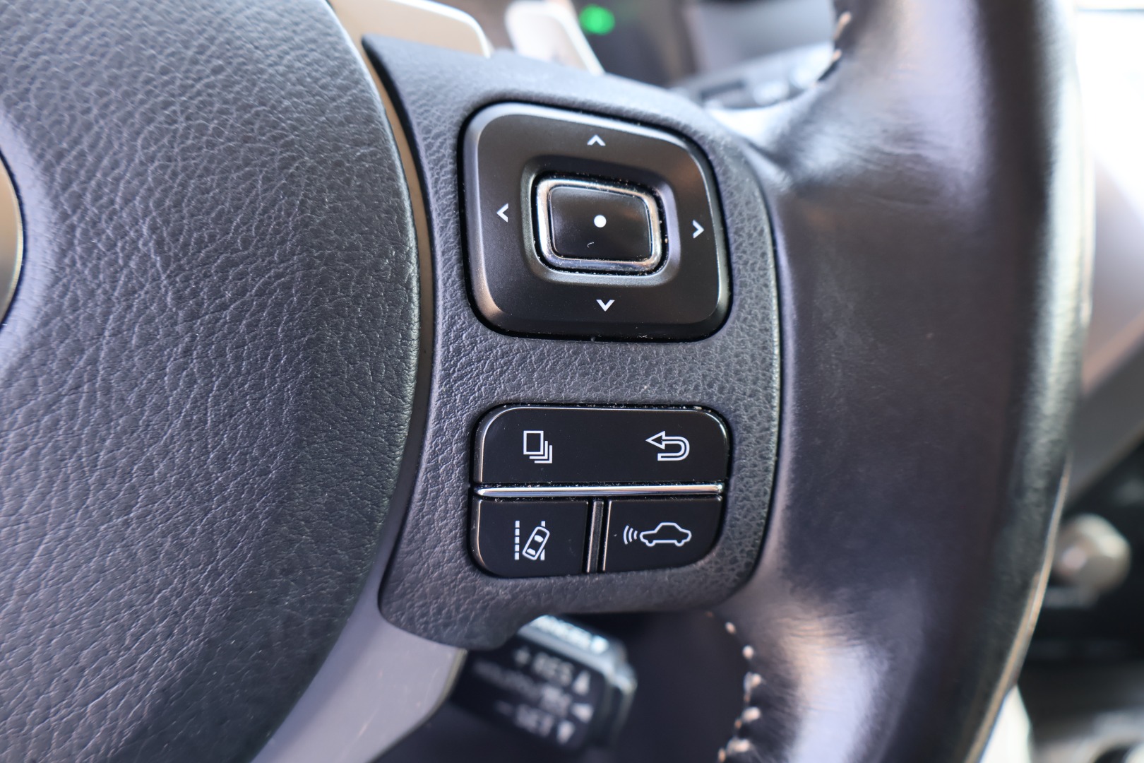 2020 Lexus NX Hybrid 300h - Photo 23
