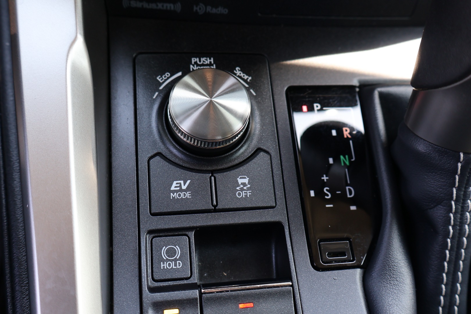 2020 Lexus NX Hybrid 300h - Photo 33