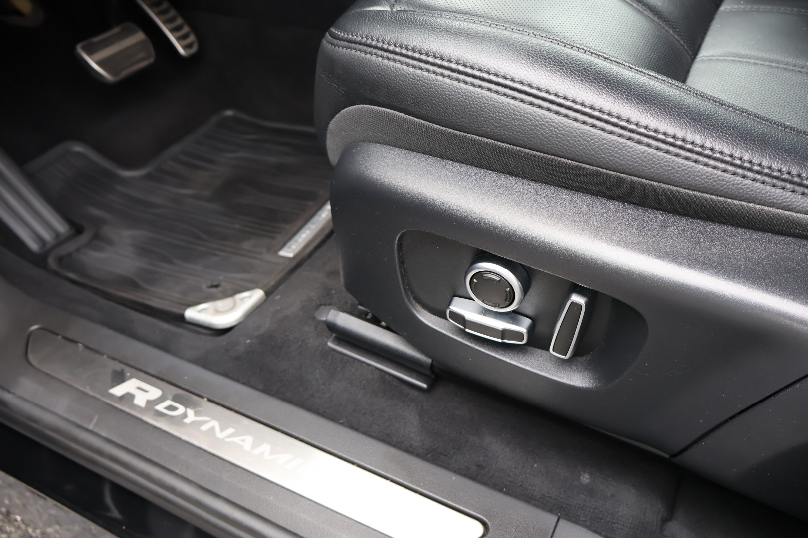 2022 Land Rover Range Rover Evoque S - Photo 24