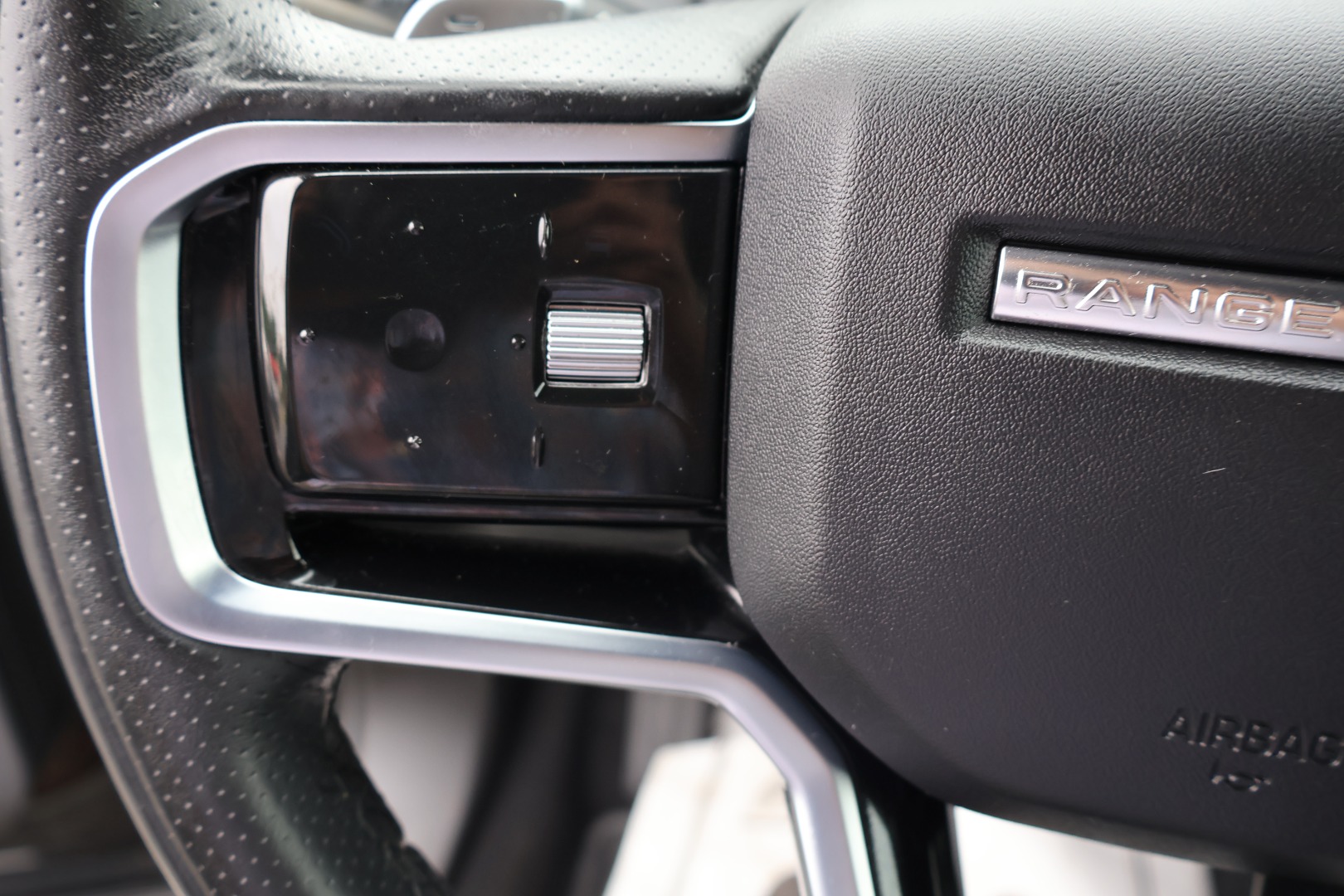 2022 Land Rover Range Rover Evoque S - Photo 29