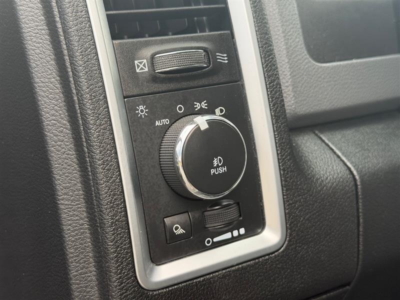 2015 RAM Ram 1500 Pickup Outdoorsman - Photo 31