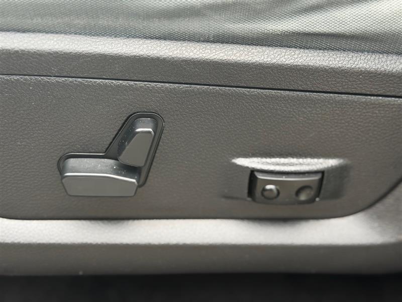 2015 RAM Ram 1500 Pickup Outdoorsman - Photo 33