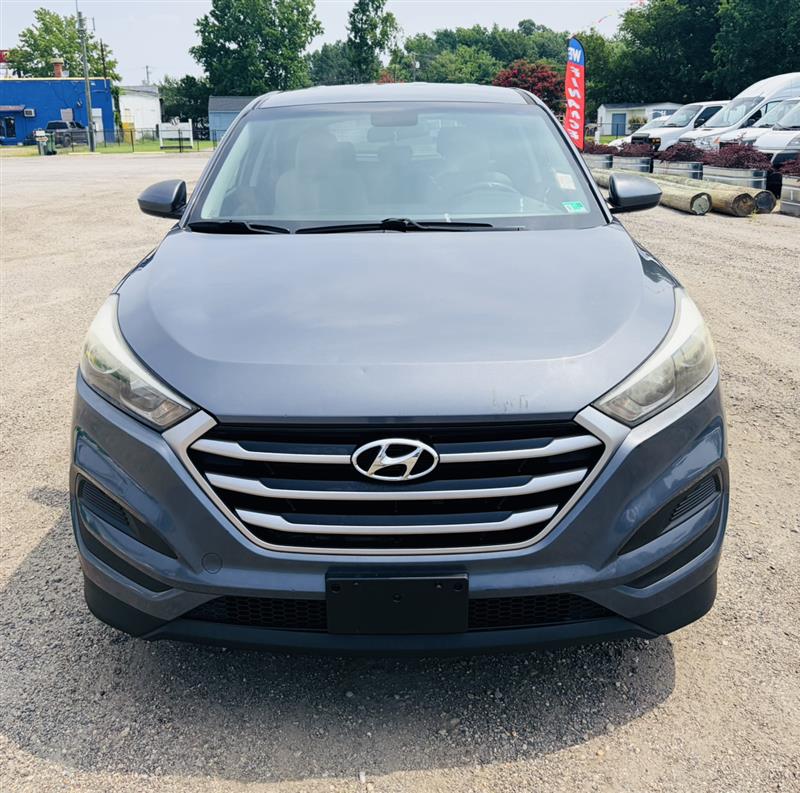 2017 HYUNDAI TUCSON SE