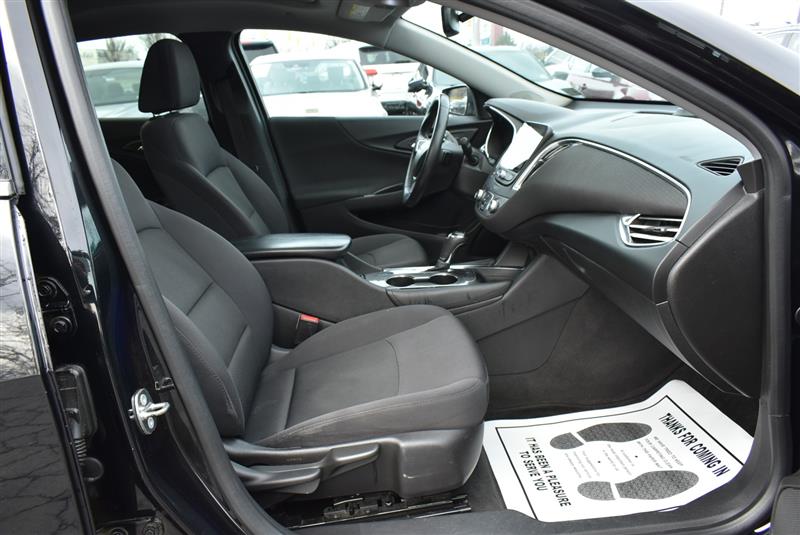 2018 Chevrolet Malibu 1LT - Photo 12