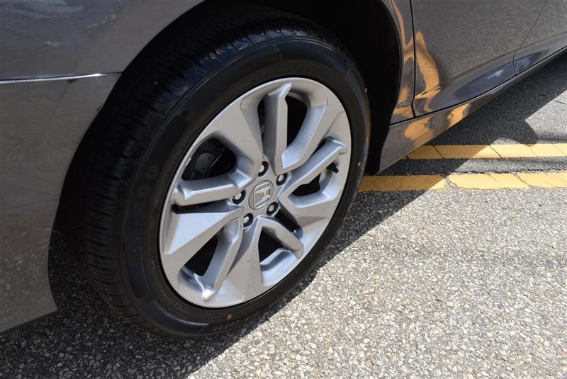 2020 Honda Accord LX - Photo 11