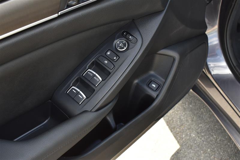 2020 Honda Accord LX - Photo 15