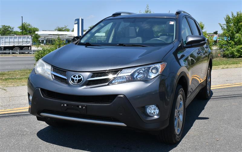 2015 Toyota RAV4 XLE's photo