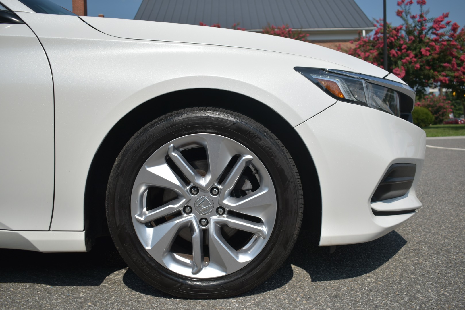 2018 Honda Accord LX - Photo 11