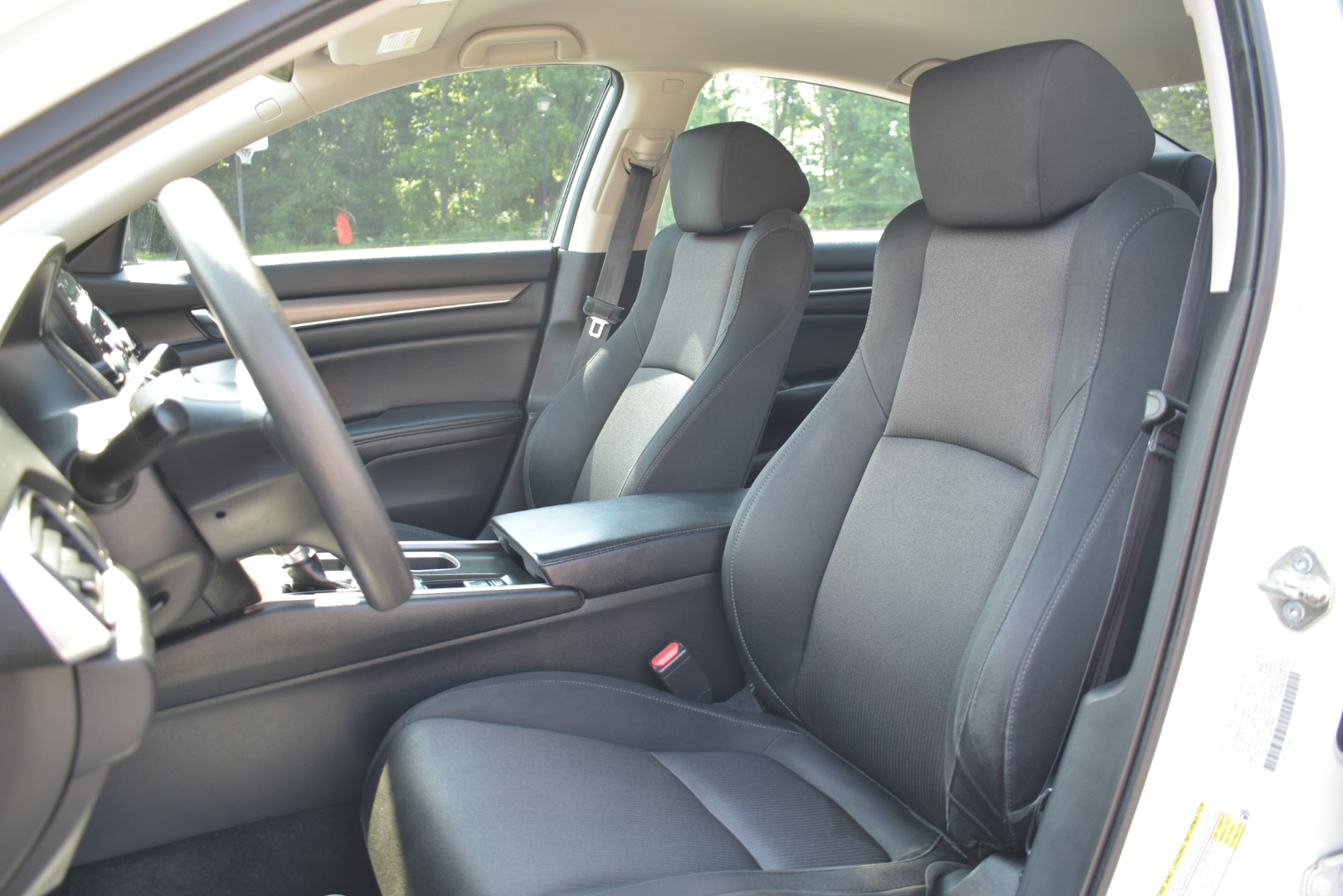 2018 Honda Accord LX - Photo 18