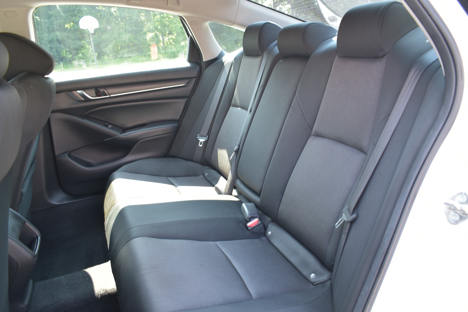2018 Honda Accord LX - Photo 20