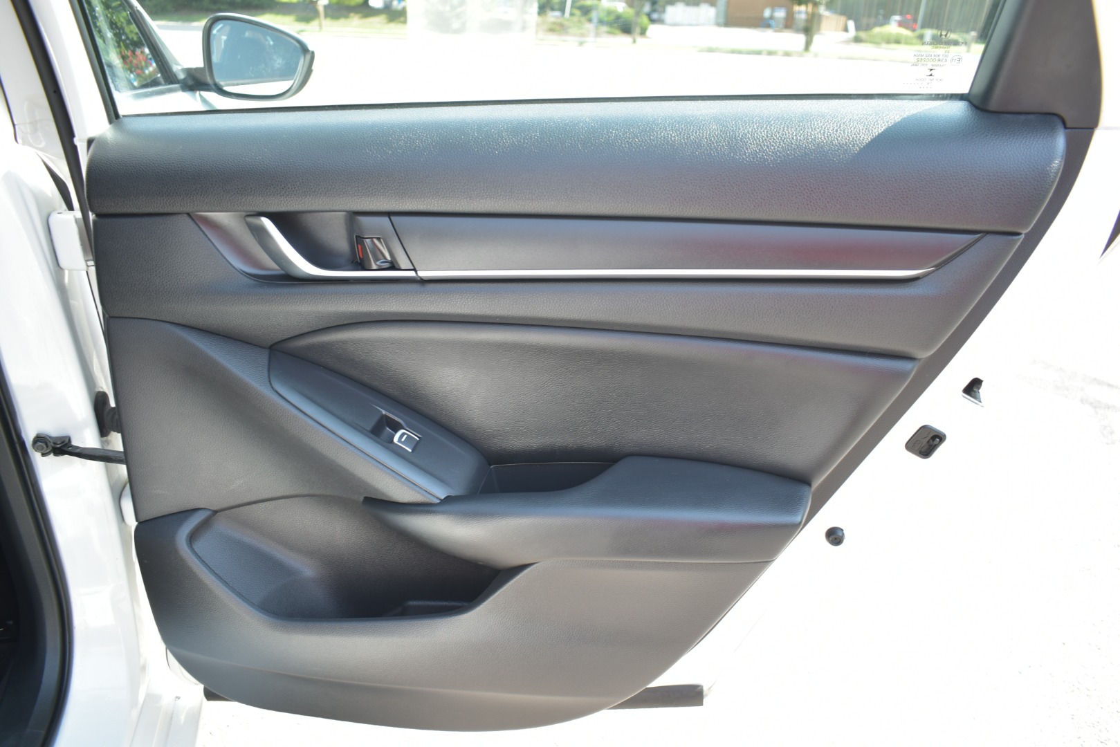 2018 Honda Accord LX - Photo 25