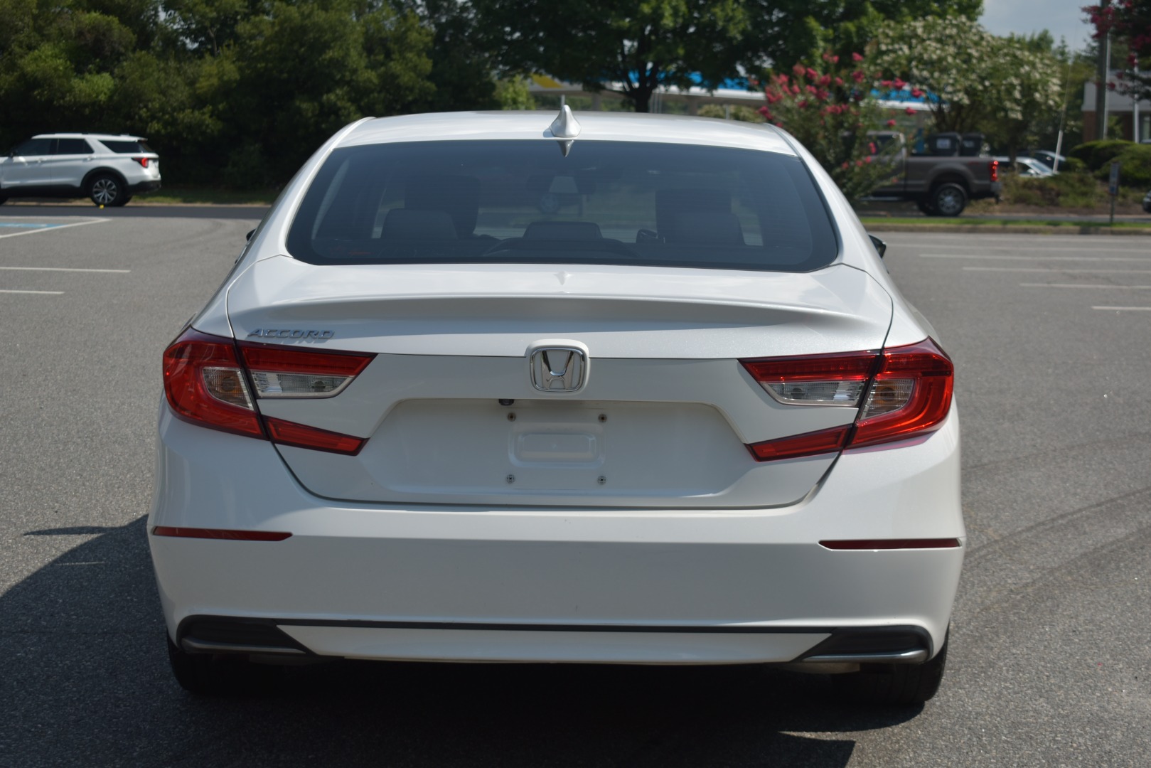 2018 Honda Accord LX - Photo 6