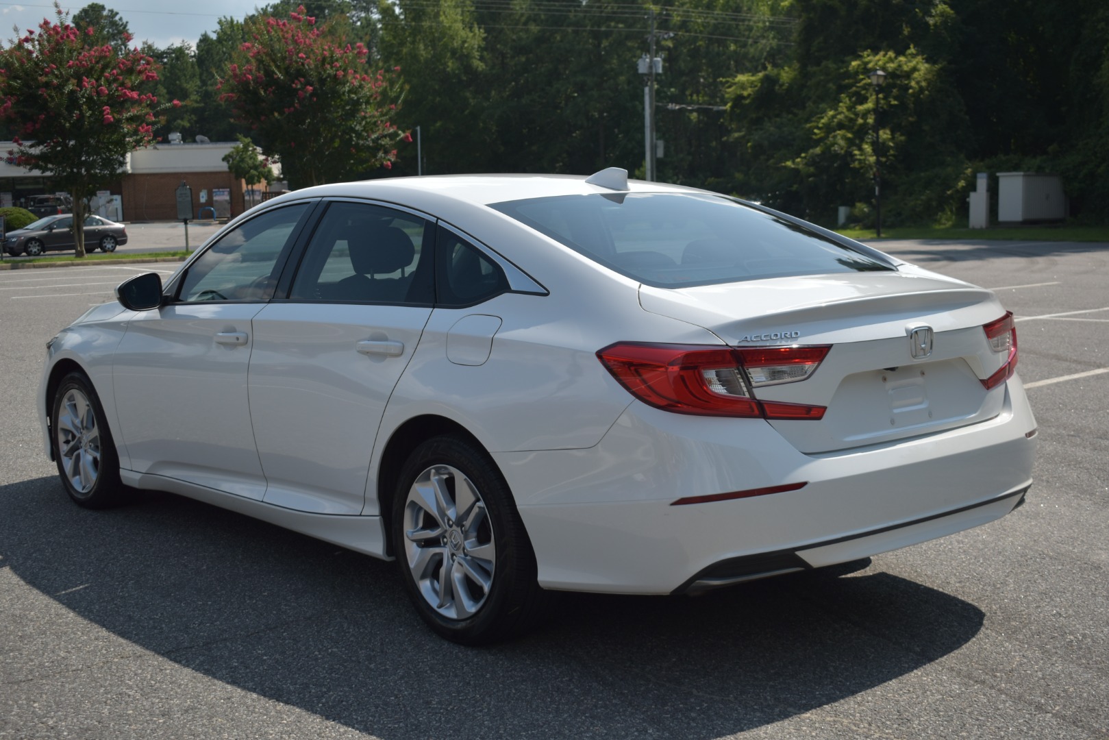2018 Honda Accord LX - Photo 7