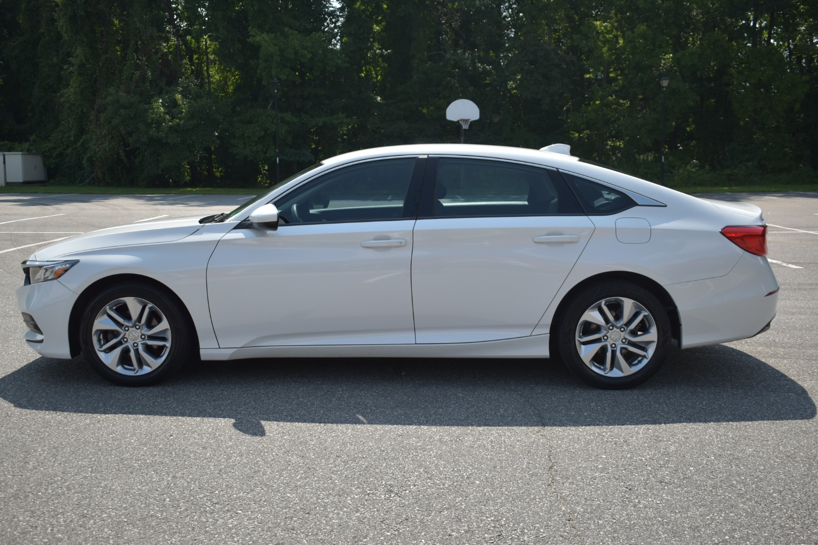 2018 Honda Accord LX - Photo 8