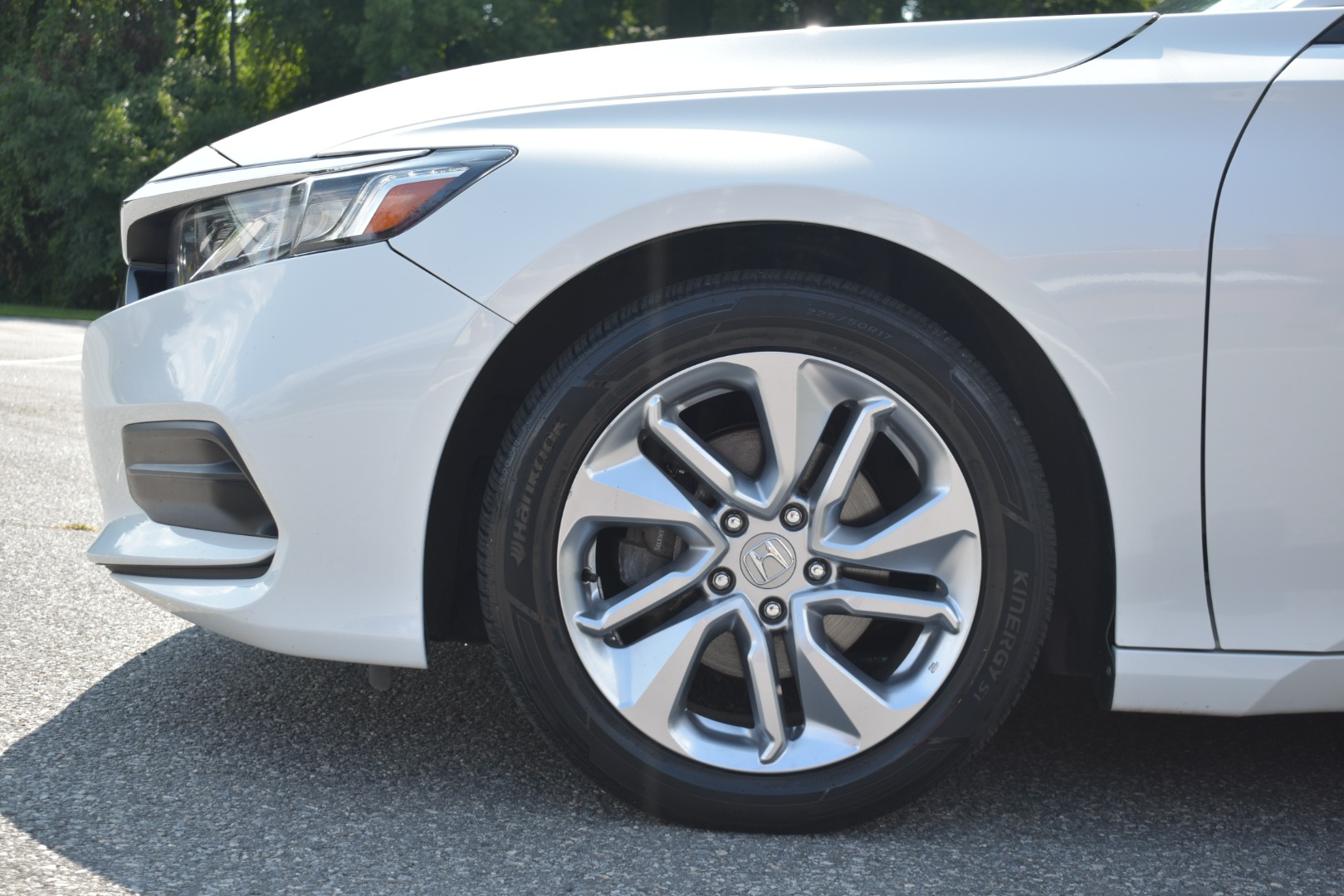 2018 Honda Accord LX - Photo 9