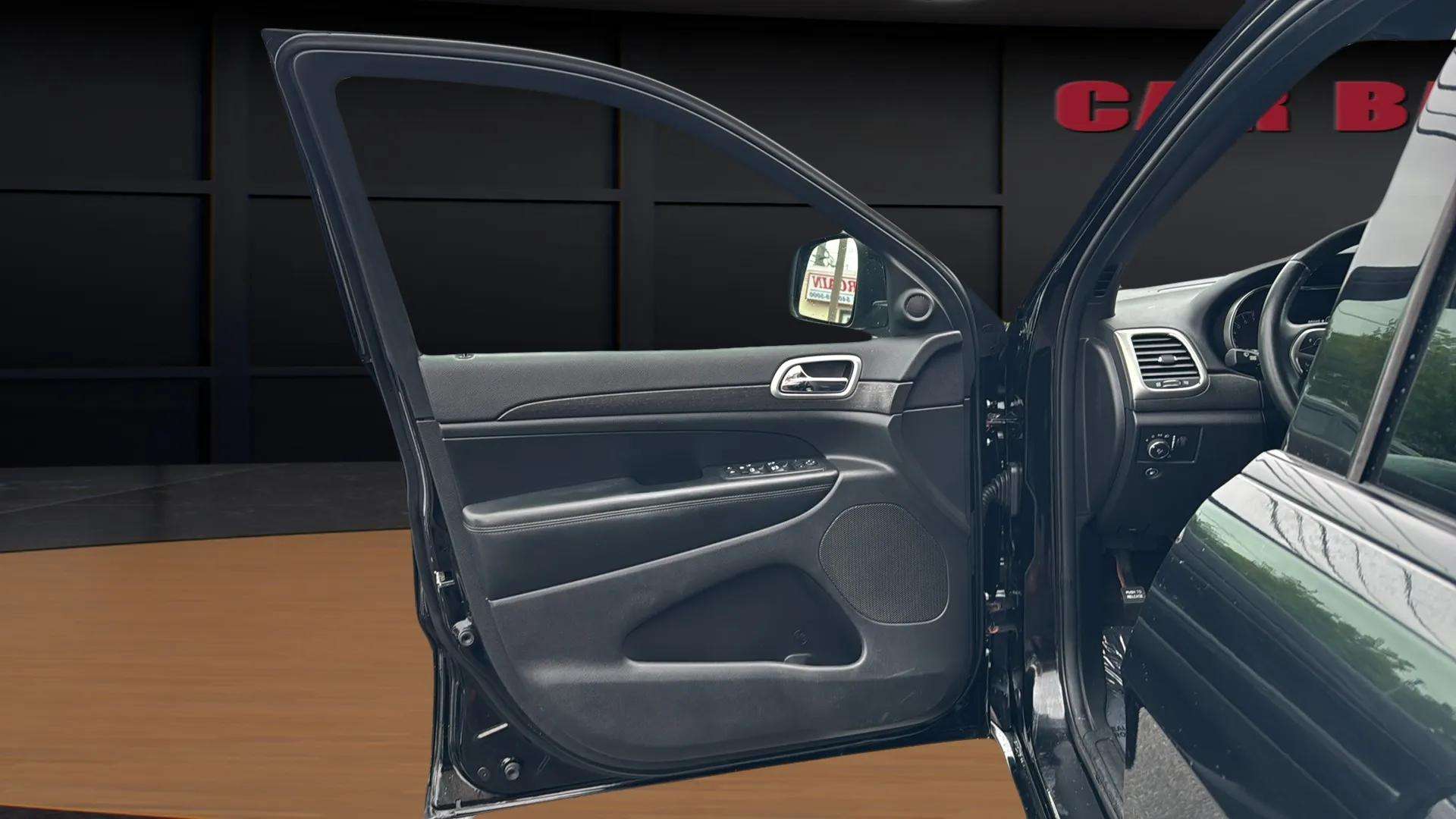 2018 Jeep Grand Cherokee Altitude - Photo 15