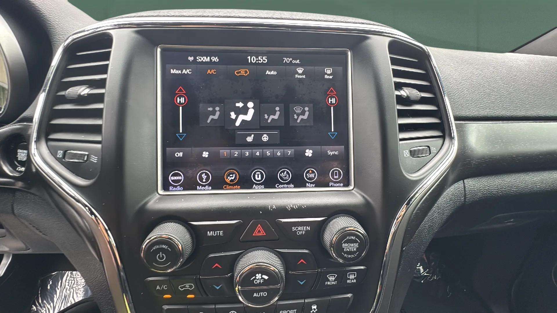 2018 Jeep Grand Cherokee Altitude - Photo 17