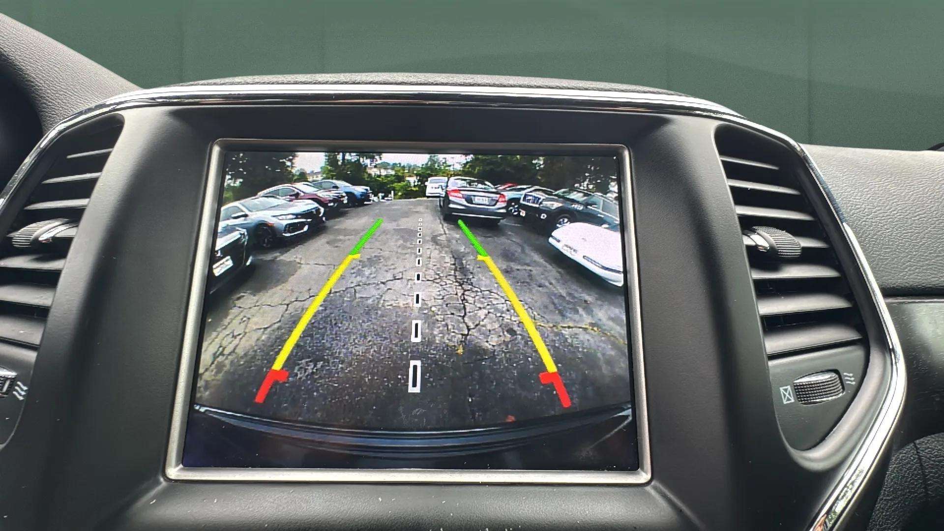 2018 Jeep Grand Cherokee Altitude - Photo 18