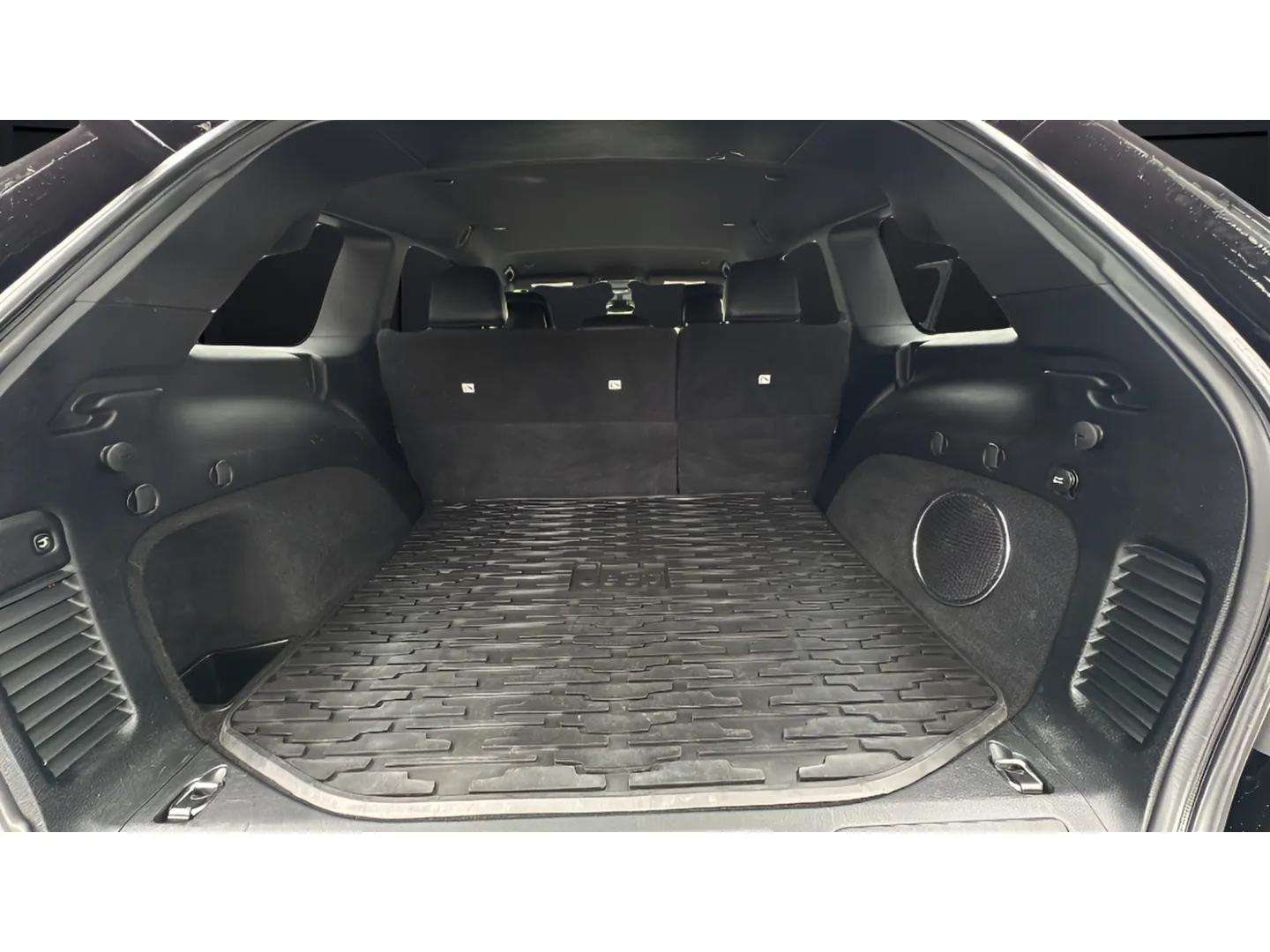 2018 Jeep Grand Cherokee Altitude - Photo 23