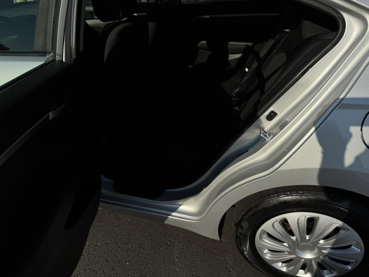 2019 Hyundai Elantra SE - Photo 10