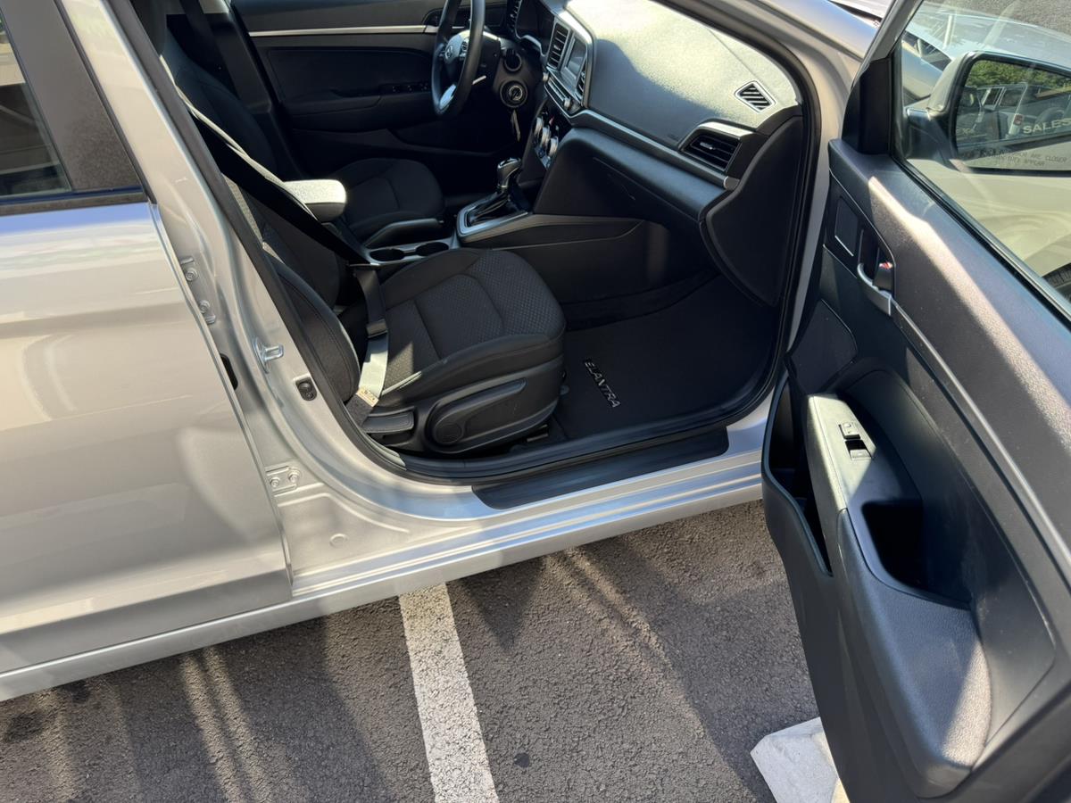 2019 Hyundai Elantra SE - Photo 11