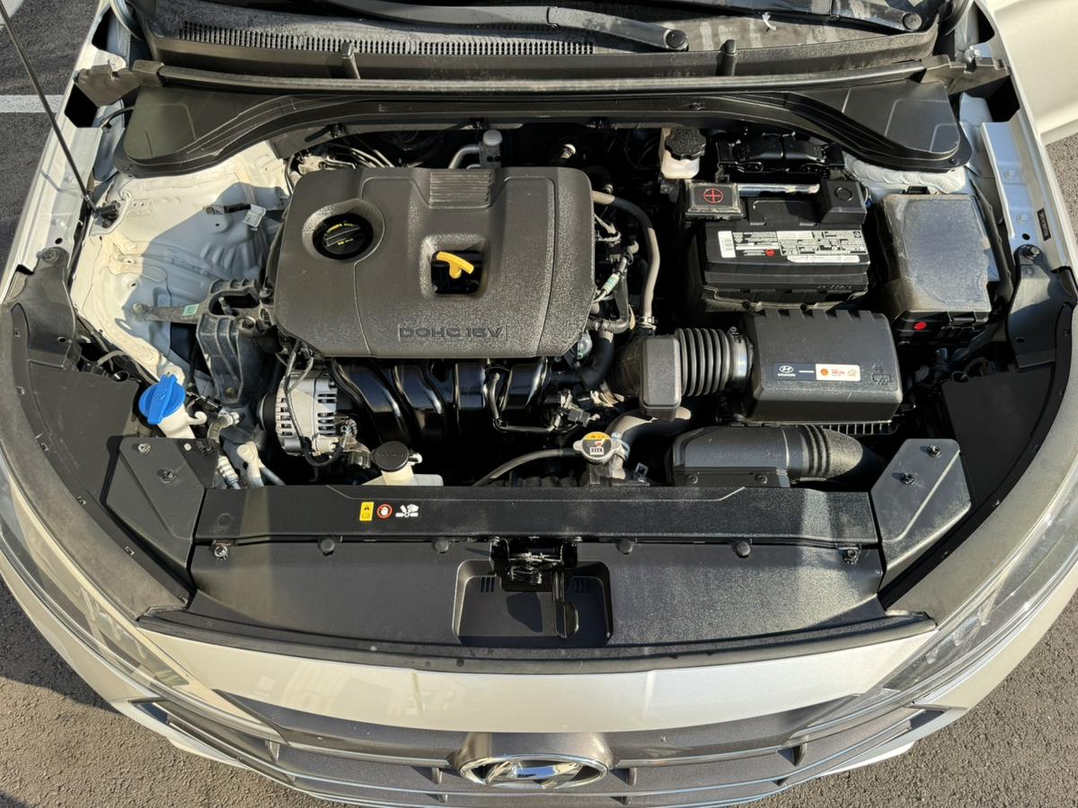 2019 Hyundai Elantra SE - Photo 16