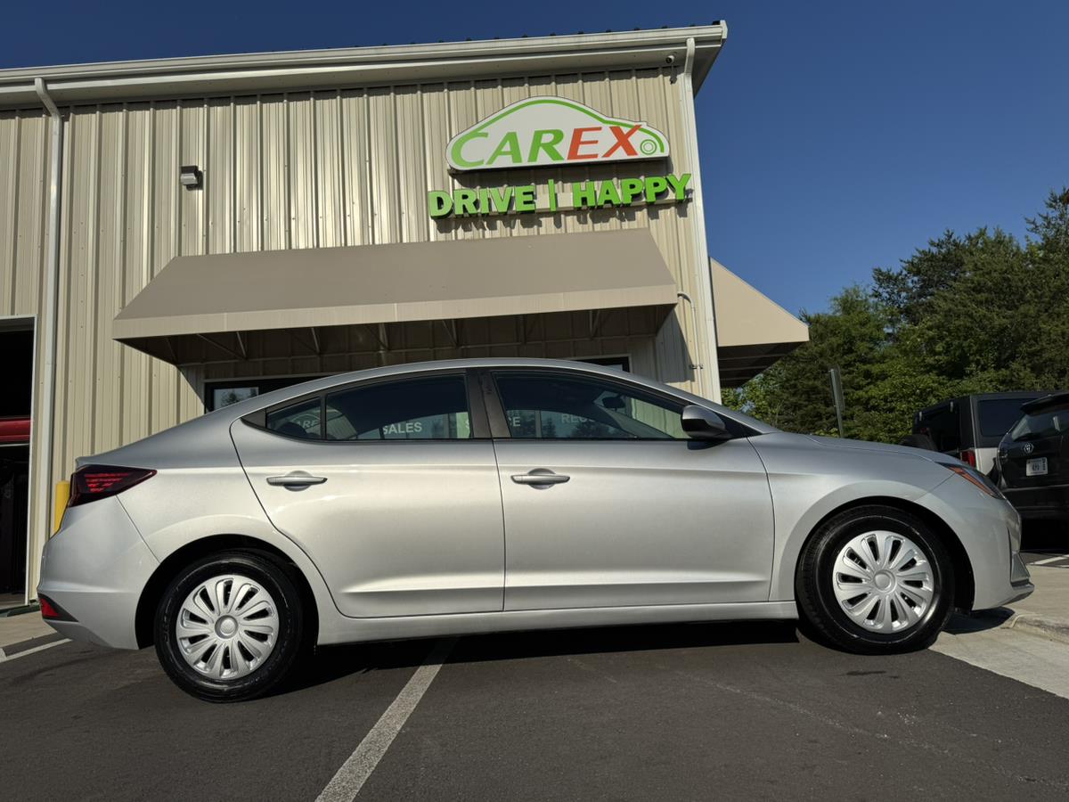 2019 Hyundai Elantra SE - Photo 2