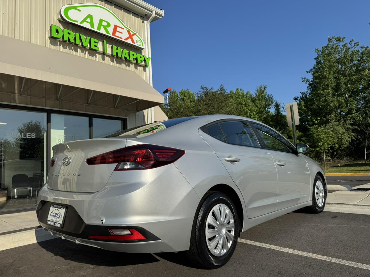 2019 Hyundai Elantra SE - Photo 3