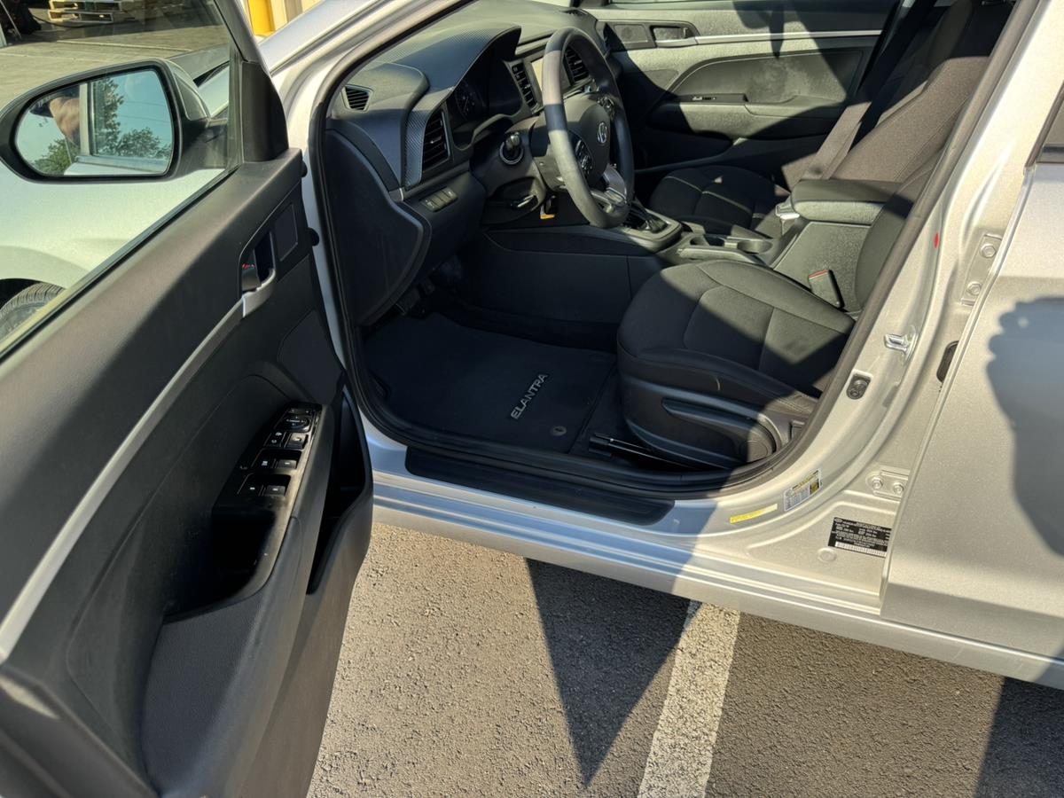 2019 Hyundai Elantra SE - Photo 9