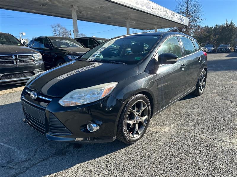 Black 2014 Ford Focus SE Hatchback Hatchback Front-Wheel Drive Automatic